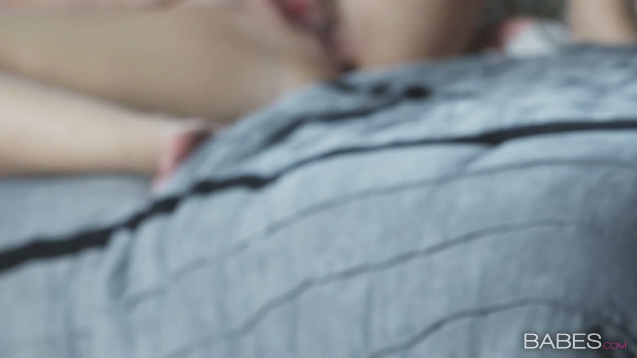 LIP SERVICE - Aidra Fox